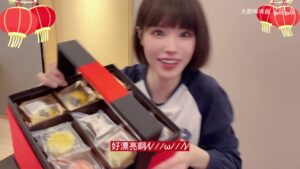 三国志战略版：游戏公司寄了什么？男友视角沉浸式拆箱！